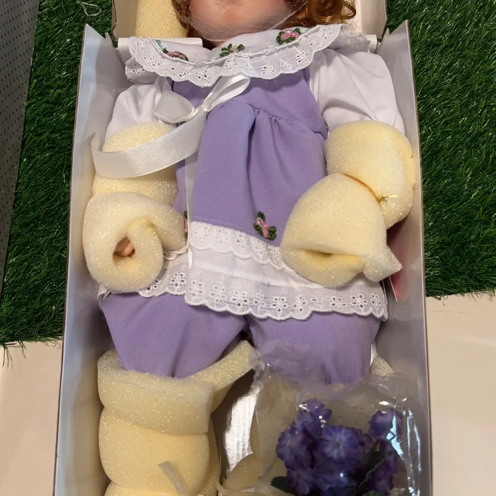 Paradise Galleries Treasury Collection Doll with Brown‎ Hair